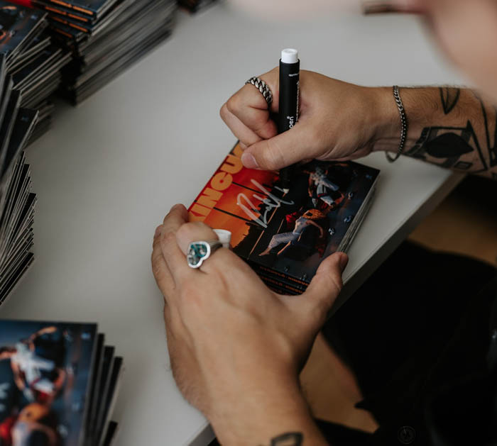 Dzsúdló Kincugi digipack dedikálás