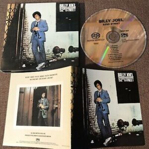 Az első CD-ken kiadott zenei albumok és a CD formátum indulása az 1980-as években 2